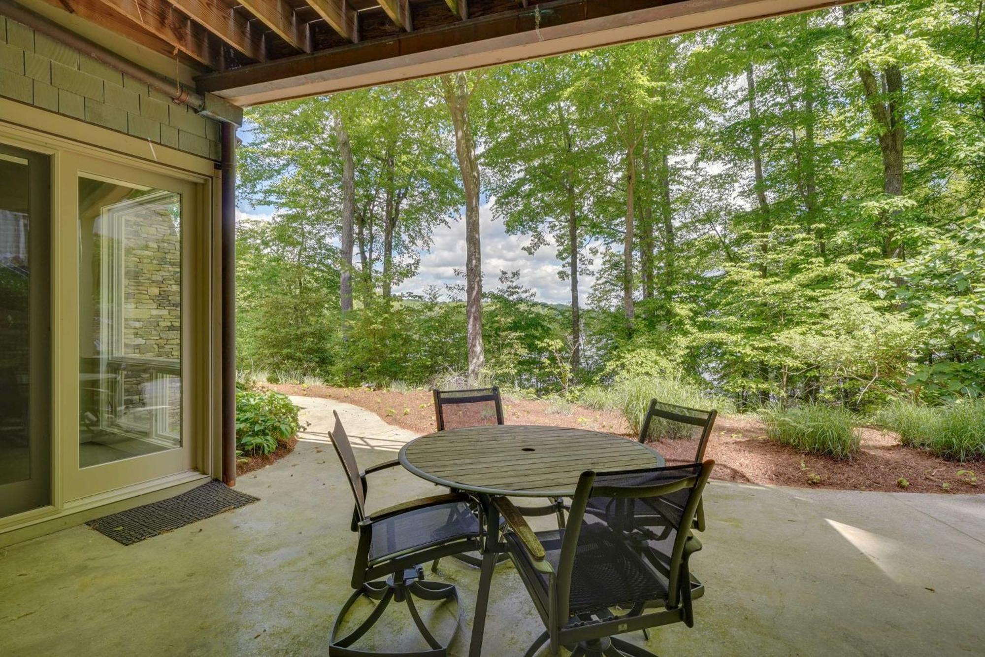 Stunning Lakefront Roxboro Home With Private Dock! ภายนอก รูปภาพ