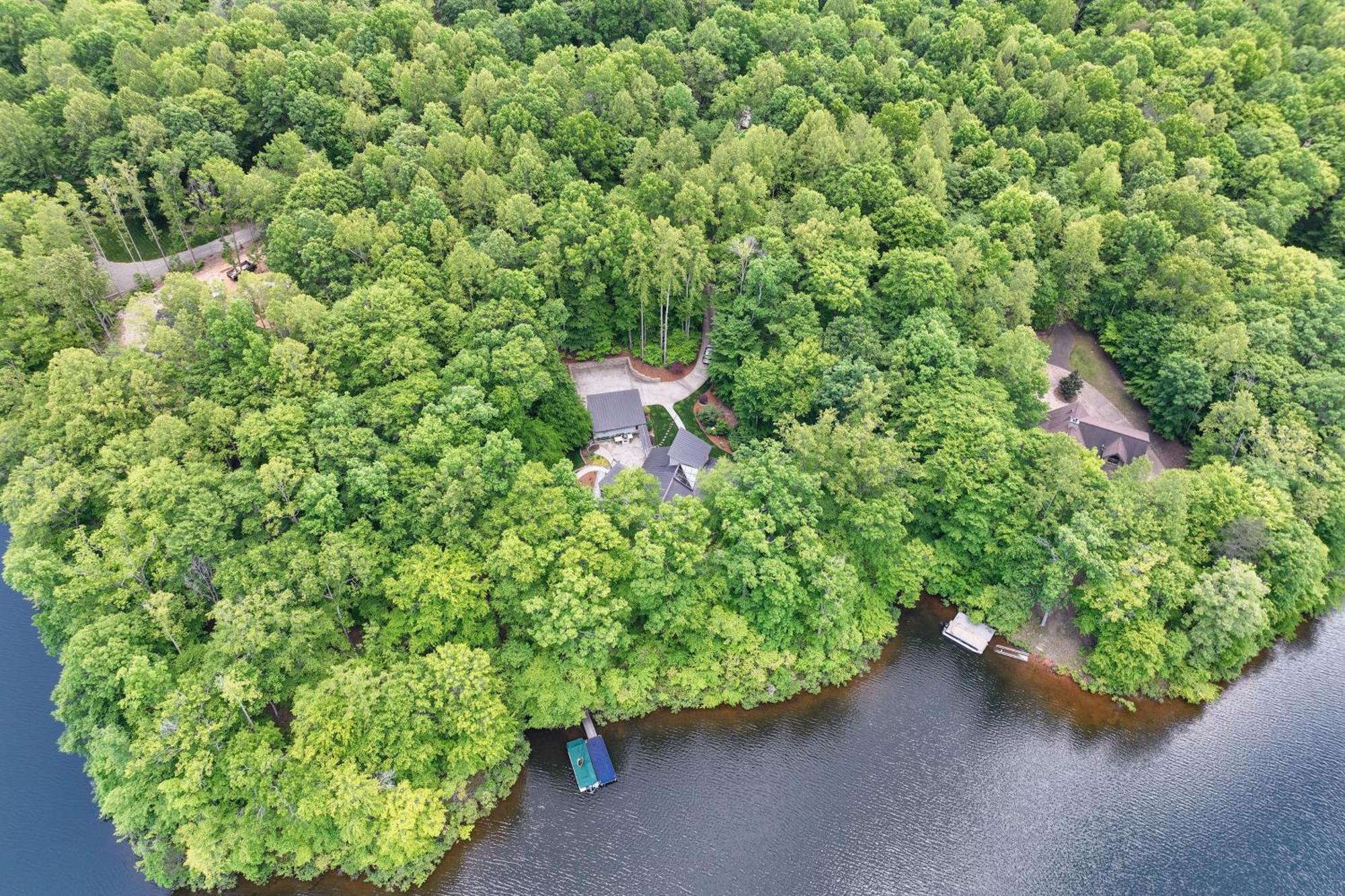 Stunning Lakefront Roxboro Home With Private Dock! ภายนอก รูปภาพ